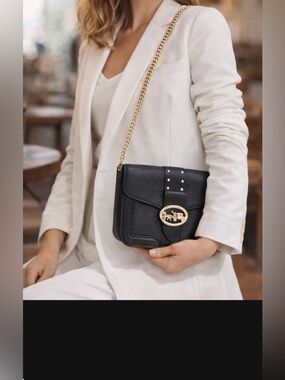 Coach black leather bag 🖤
Elegant and timeless design.